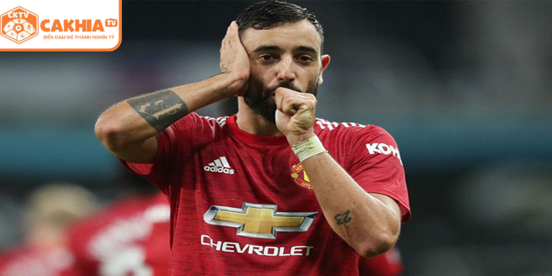 Cầu thủ Premier League ăn mừng bàn thắng trong không khí sôi động